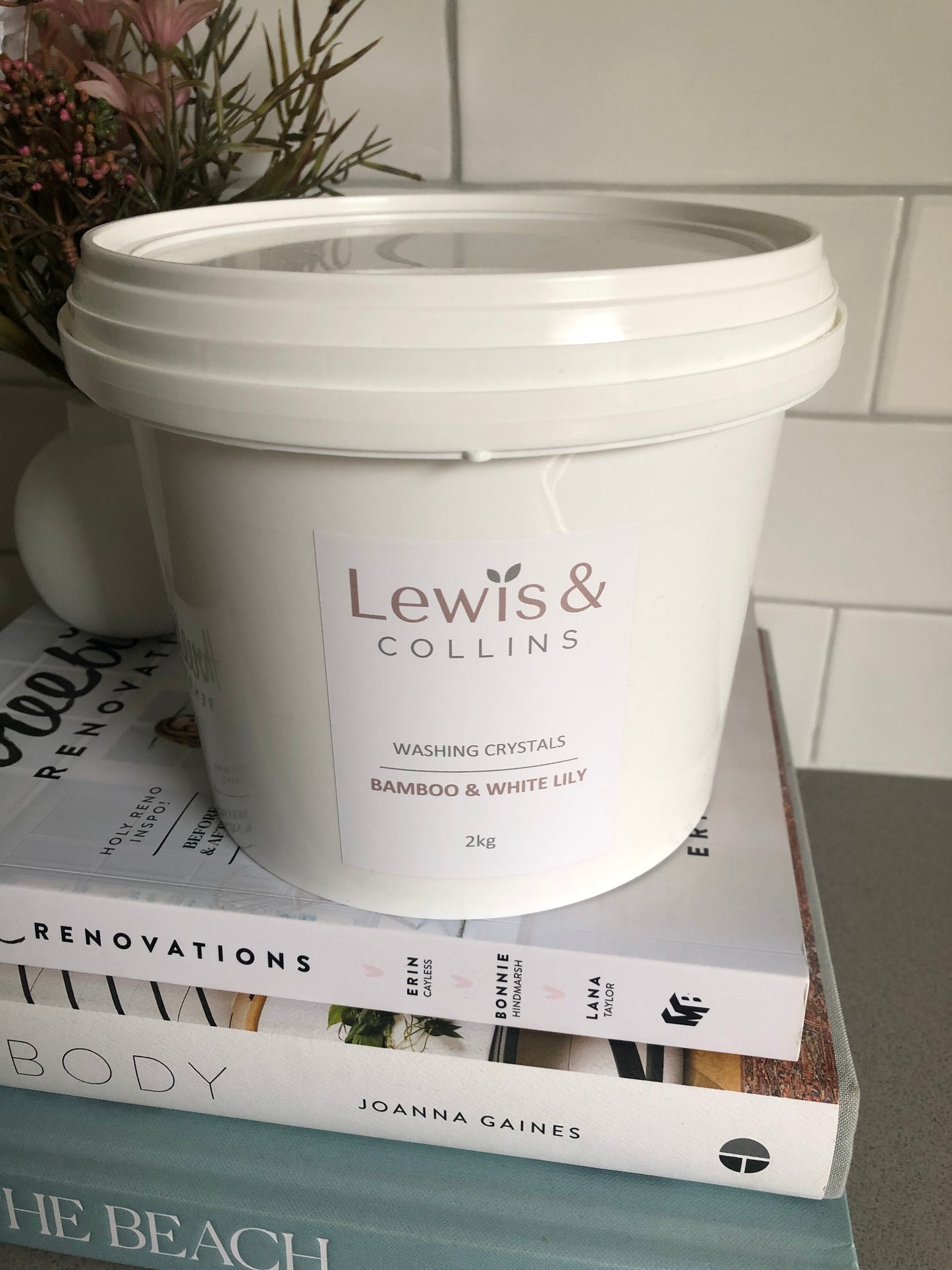 2kg Tub Bamboo & White Lily
