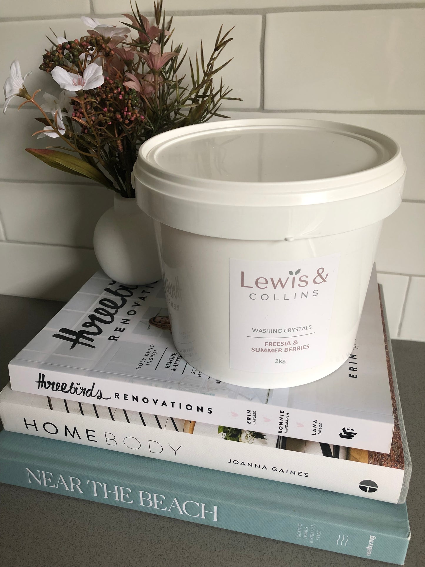 2kg Tub Freesia & Summer Berries